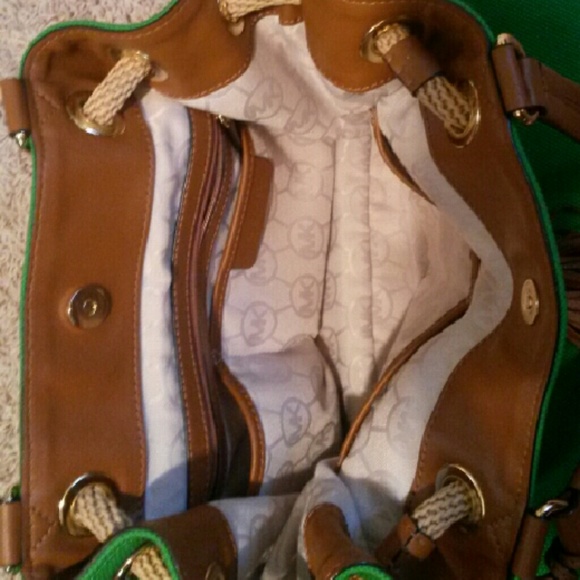 COPY - EUC Michael Kors Palm Green Marina Canvas … - Picture 3 of 4